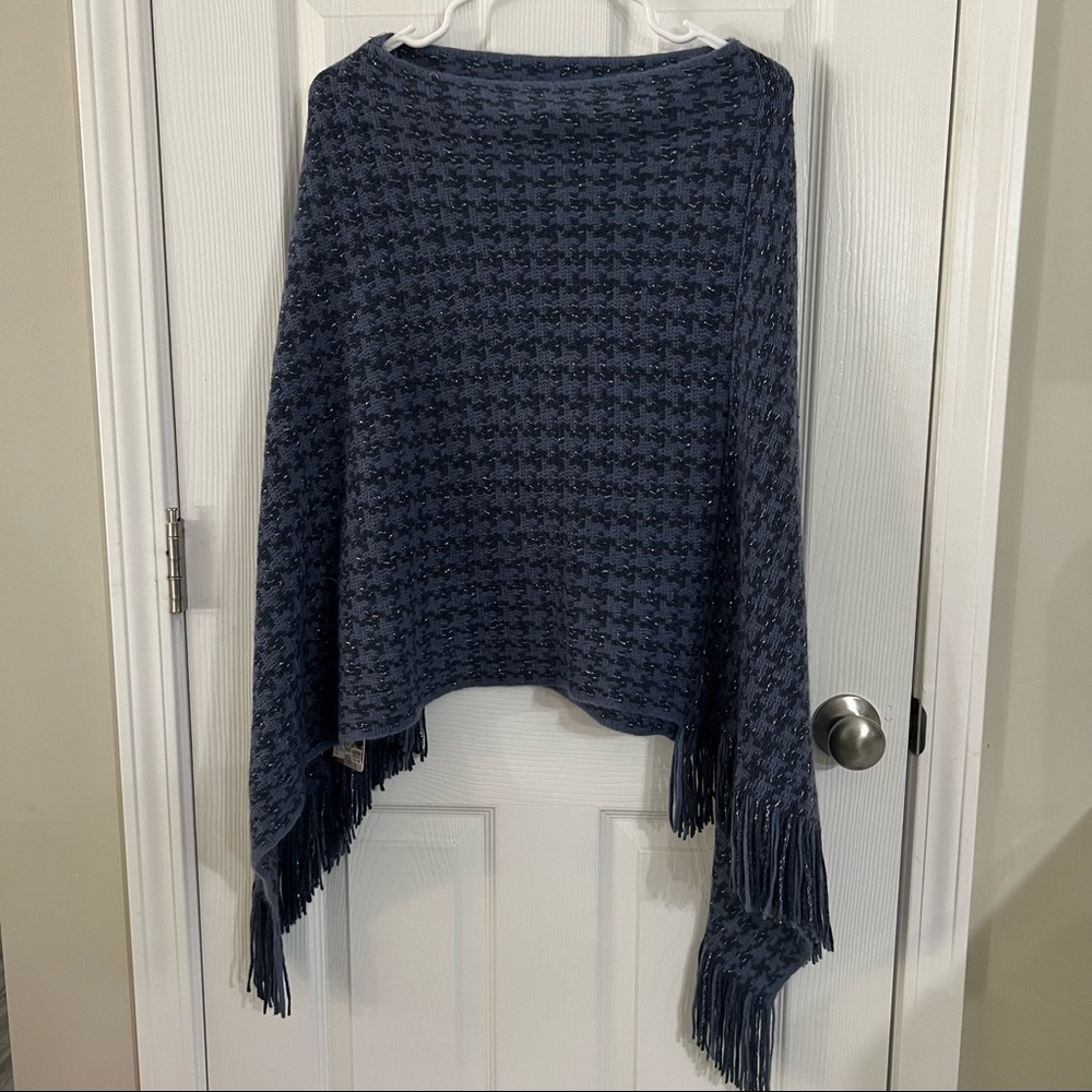 Knit poncho new with tags houndstooth blue black silver one size fringe